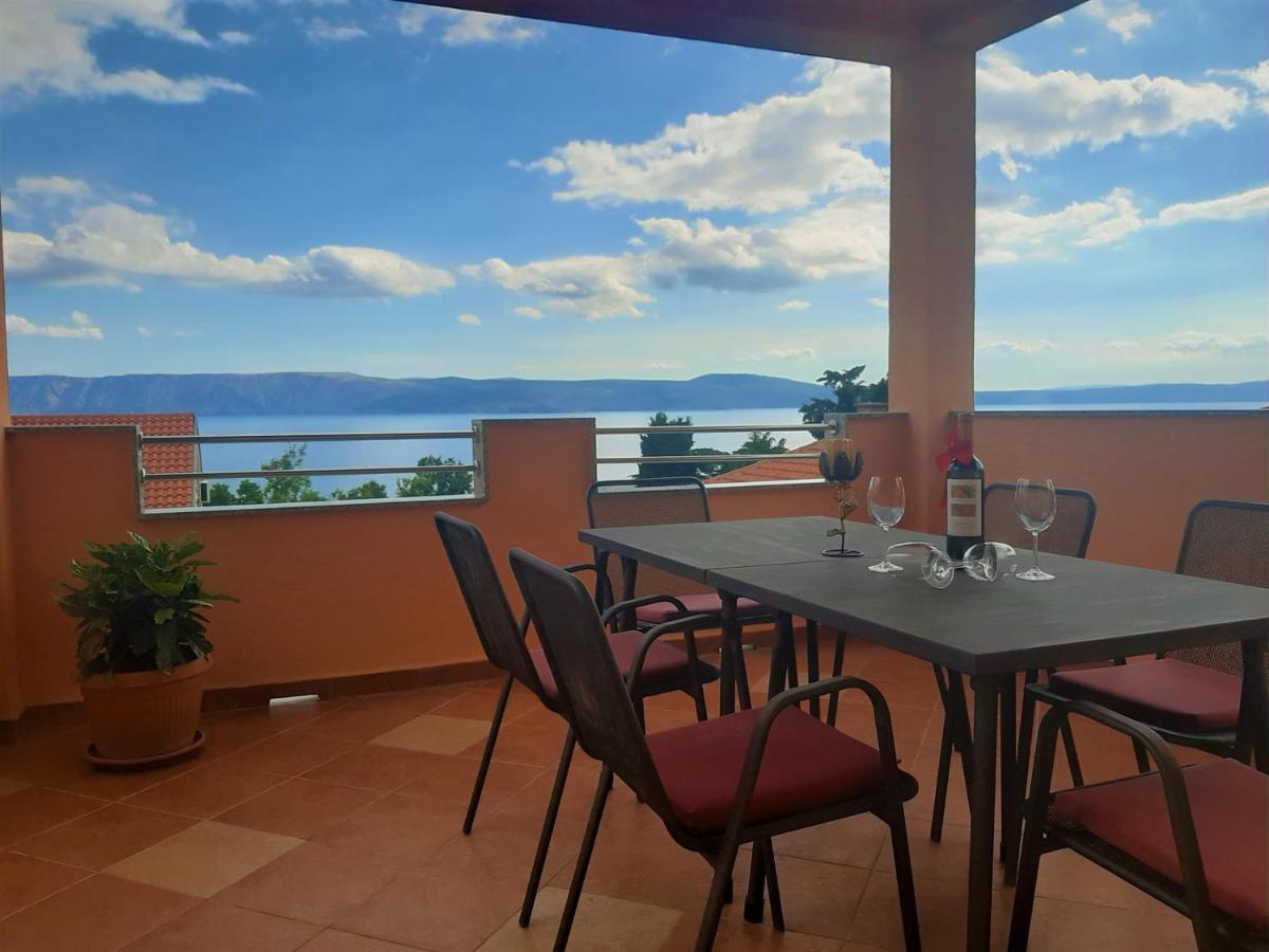 Cozy Apartments With Sea View Novi Vinodolski Eksteriør billede