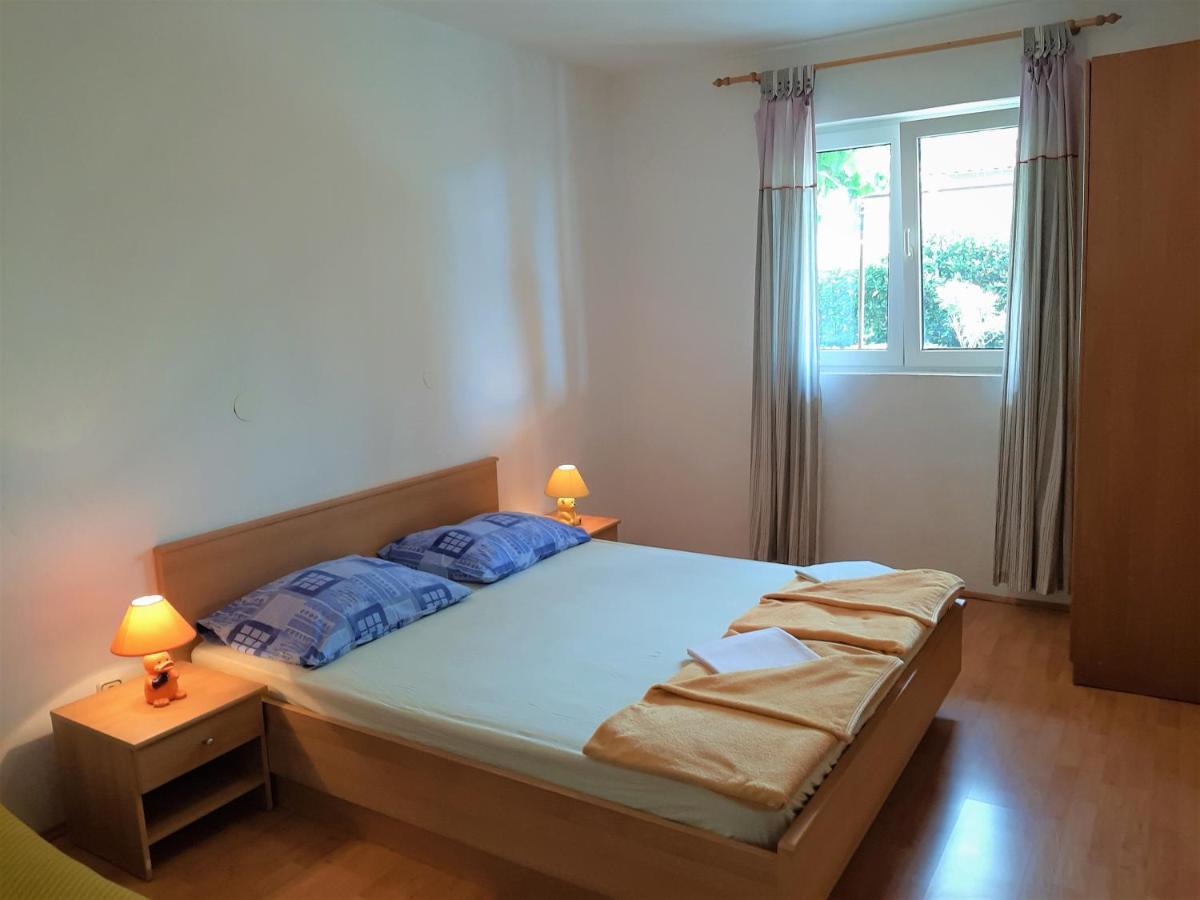 Cozy Apartments With Sea View Novi Vinodolski Eksteriør billede